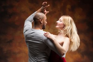 salsaDancingLessons